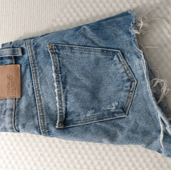 Short's - Picture 3 of 3